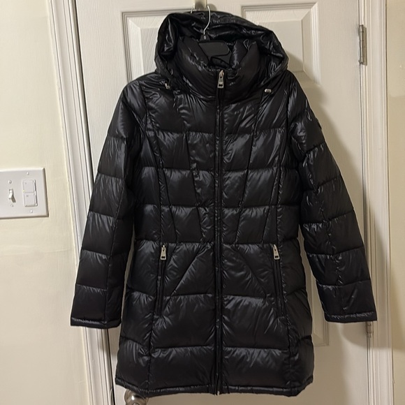 Andrew Marc women’s Black Hooded Puffer Coat, size M, long coat, gently used - Picture 1 of 5